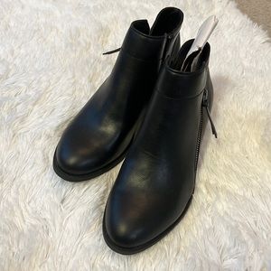 Arizona Black boots 6.5